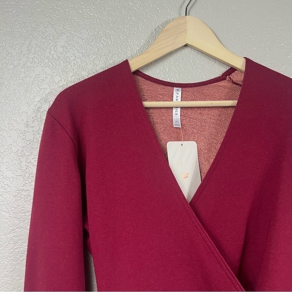 NWT Fabletics Mandy Side-Tie Top - Picture 7 of 9